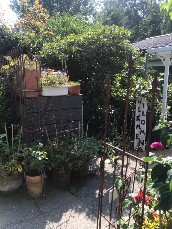 Nias Guesthouse Reinbek Eksteriør bilde