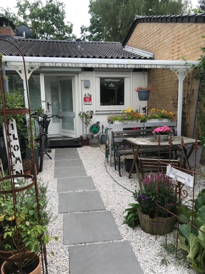 Nias Guesthouse Reinbek Eksteriør bilde